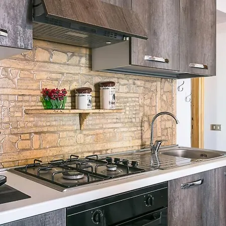 Ruins - Elegant Apartment